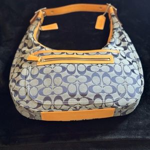 Signature C Coach Hobo